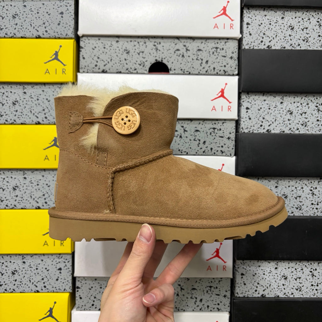 UGG Chestnut Button-Detail Short Boots