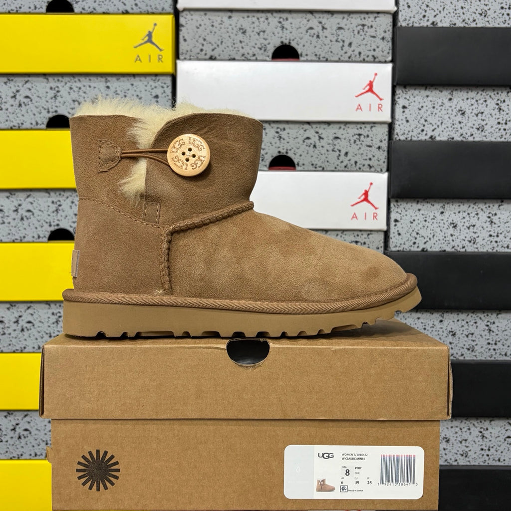 UGG Chestnut Button-Detail Short Boots