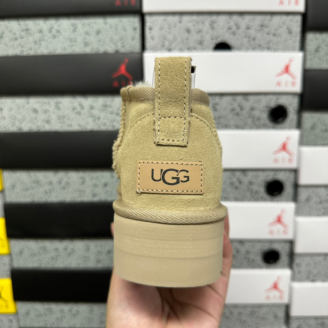 UGG Mustard Platform Ankle Boots – 3 cm Sole