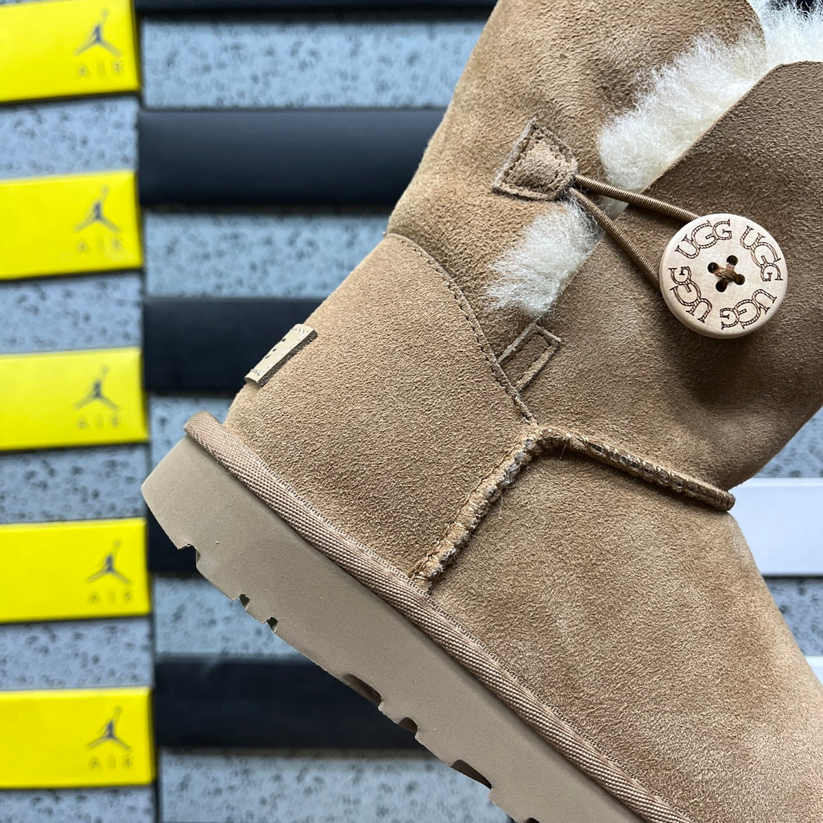 UGG Chestnut Button-Detail Short Boots