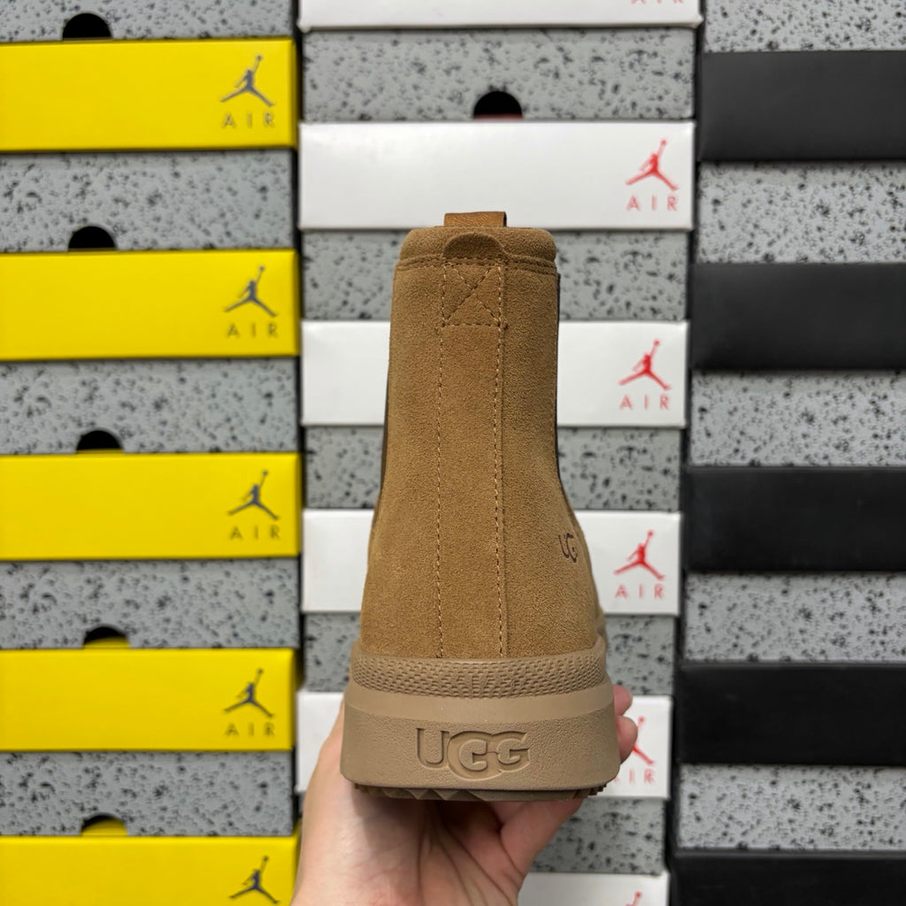 UGG Chestnut Chelsea Ankle Boots with Chunky Lug Sole