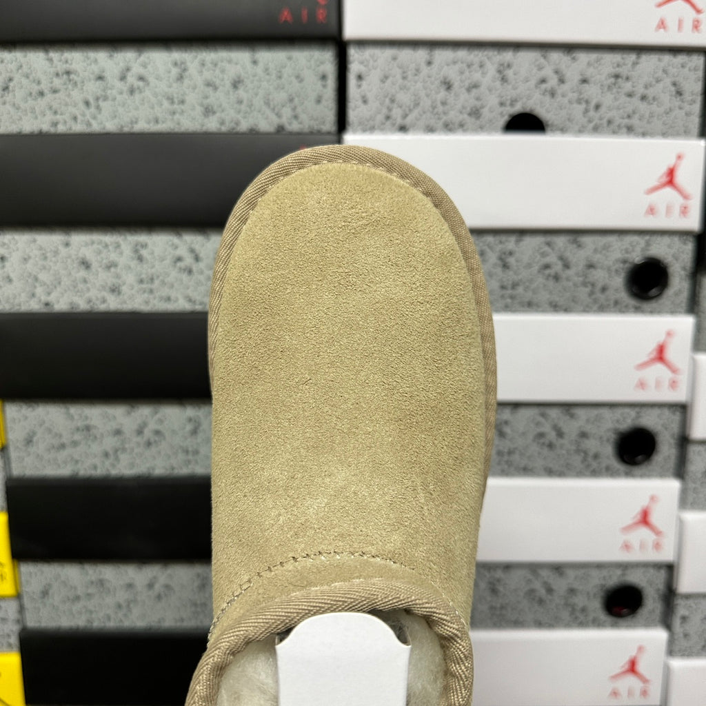 UGG Mustard Platform Ankle Boots – 3 cm Sole