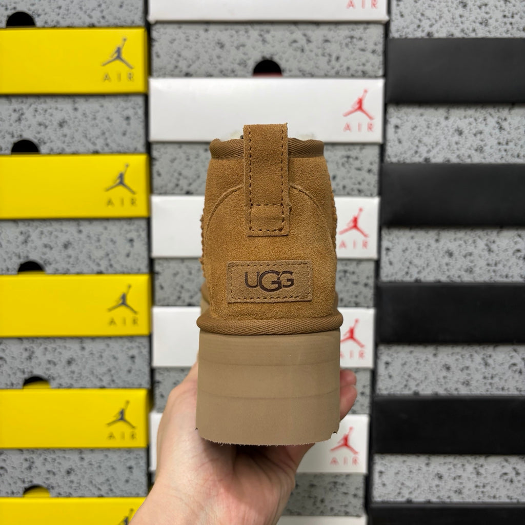 UGG Chestnut Platform Ankle Boots – 5 cm Sole